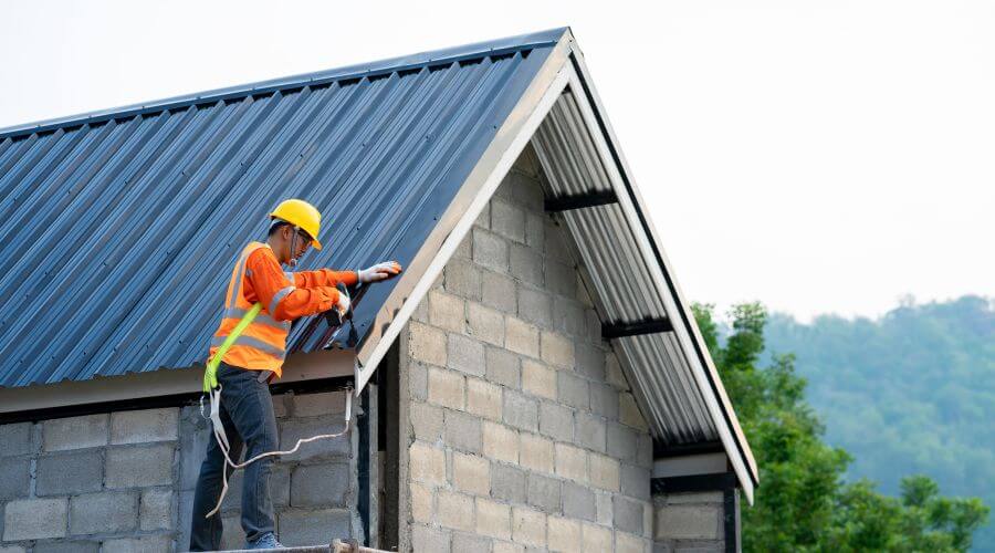 Expert Emergency Roof Repairs services in Dowelltown, TN